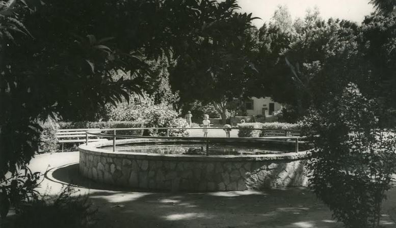 הבריכה בגן המושבה - 1947