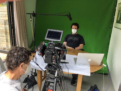 מאחורי הקלעים של "קורונה טיים"