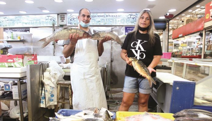 מירב ומשה נפתלי. "נלחמים על הפרנסה" 