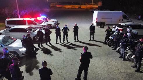 התדריך לשוטרים לפני מבצע האכיפה בכביש 471