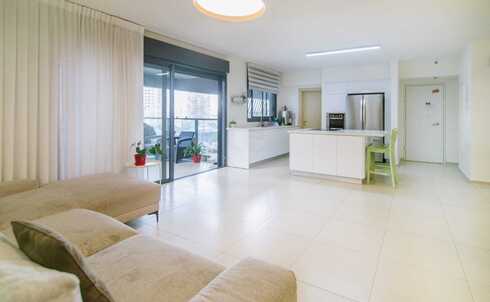 הדירה ברחוב הרב המשורר