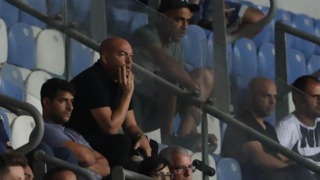 אייל ברקוביץ' צופה במשחק המכריע