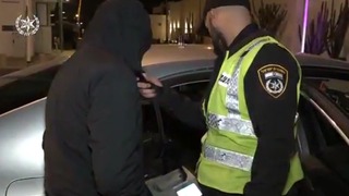 תפיסה של נהג פעילות אכיפה משטרת התנועה