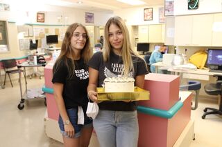 עדי ומאיה בביקור בשניידר